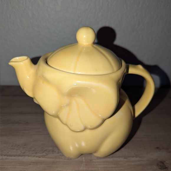 Vintage Elephant Teapot Shawnee Pottery - Picture 1 of 8